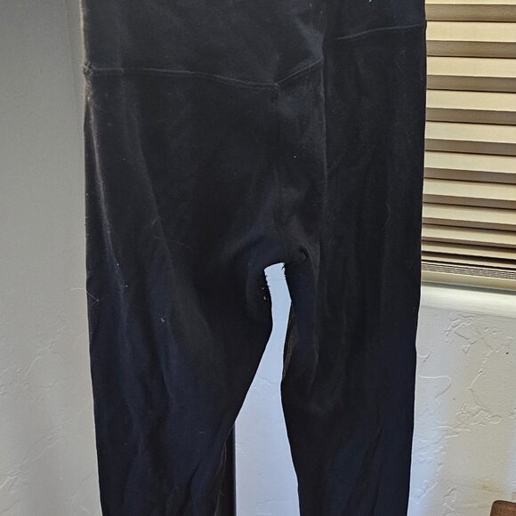 Lululemon - 3 pairs - Size 2 - Picture 3 of 7